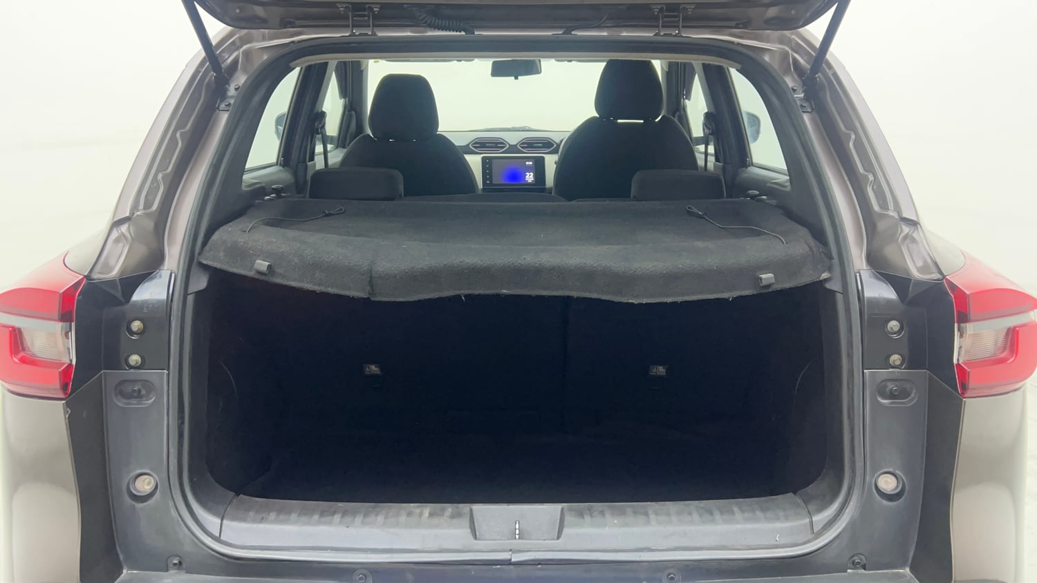 Used 2021 Nissan Magnite XV Turbo Petrol Manual interior DICKY INSIDE VIEW