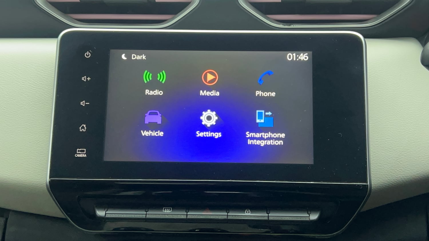 Used 2021 Nissan Magnite XV Turbo Petrol Manual top_features Touch screen infotainment system
