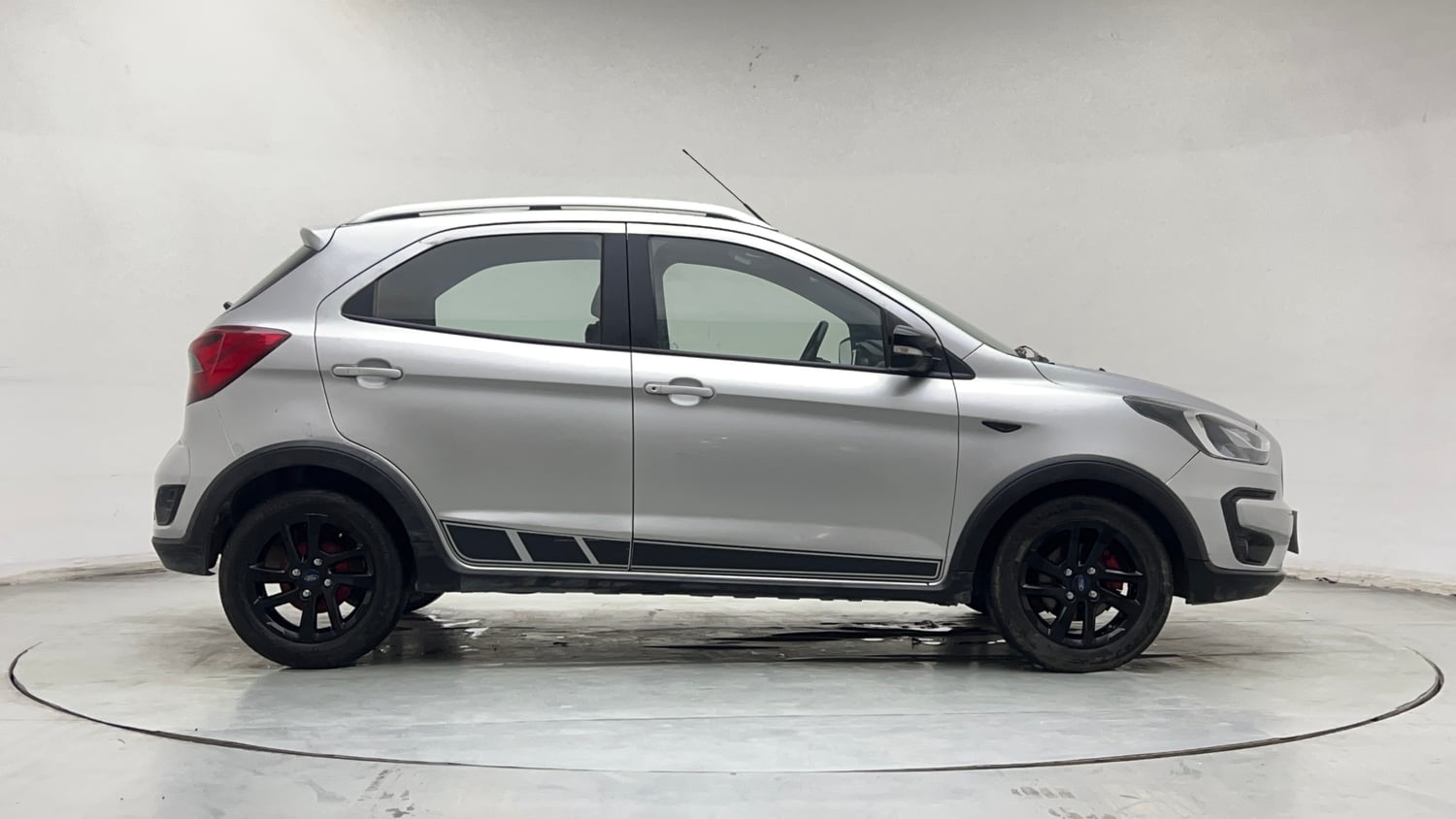 Used 2019 Ford Freestyle Titanium 1.2 Ti-VCT Petrol Manual exterior RIGHT SIDE VIEW