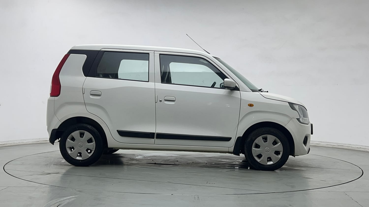 Used 2020 Maruti Suzuki Wagon R 1.0 VXi 1.0 AMT Petrol Automatic exterior RIGHT SIDE VIEW