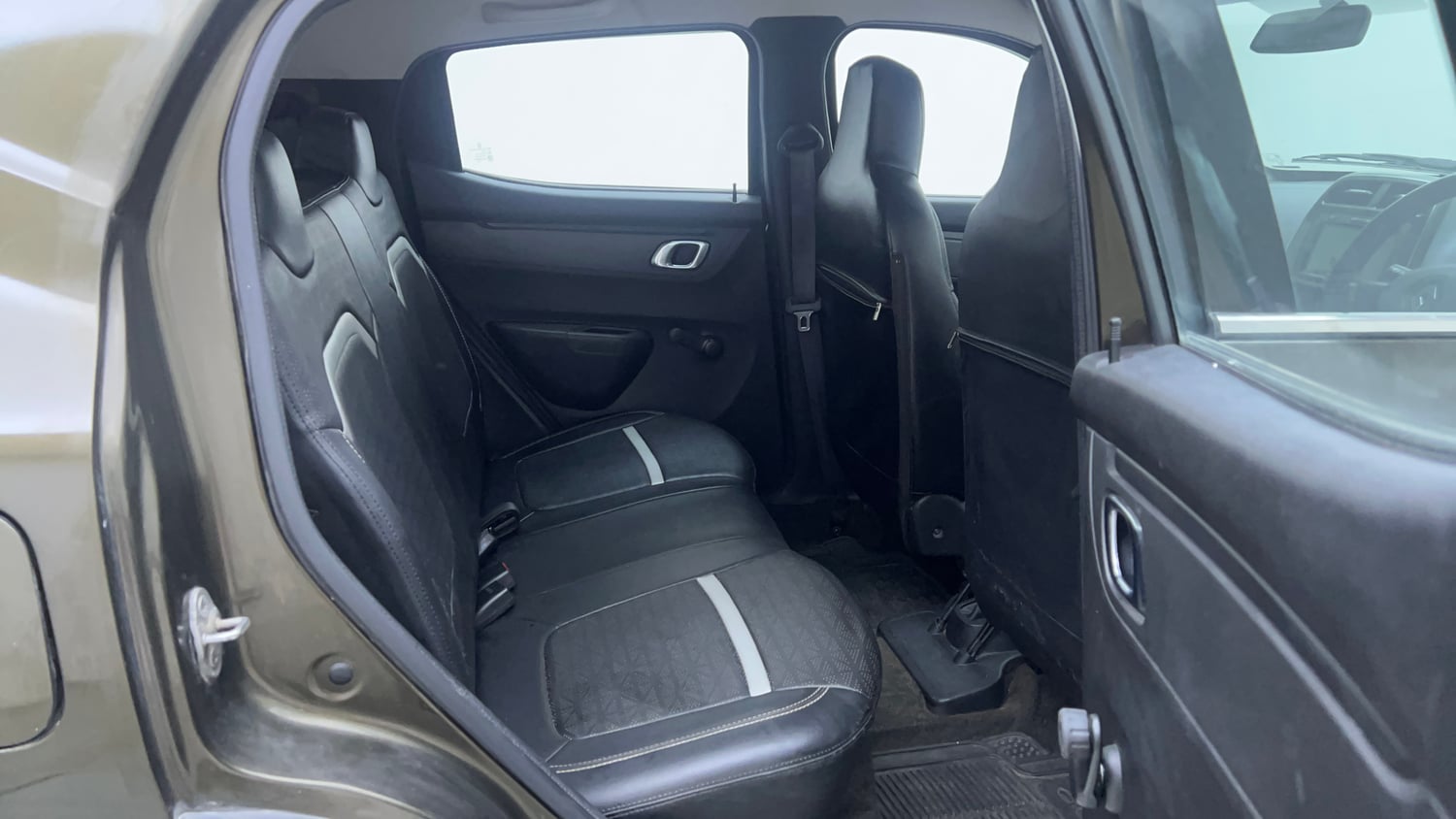 Used 2019 Renault Kwid 1.0 RXT AMT Opt Petrol Automatic interior RIGHT SIDE REAR DOOR CABIN VIEW