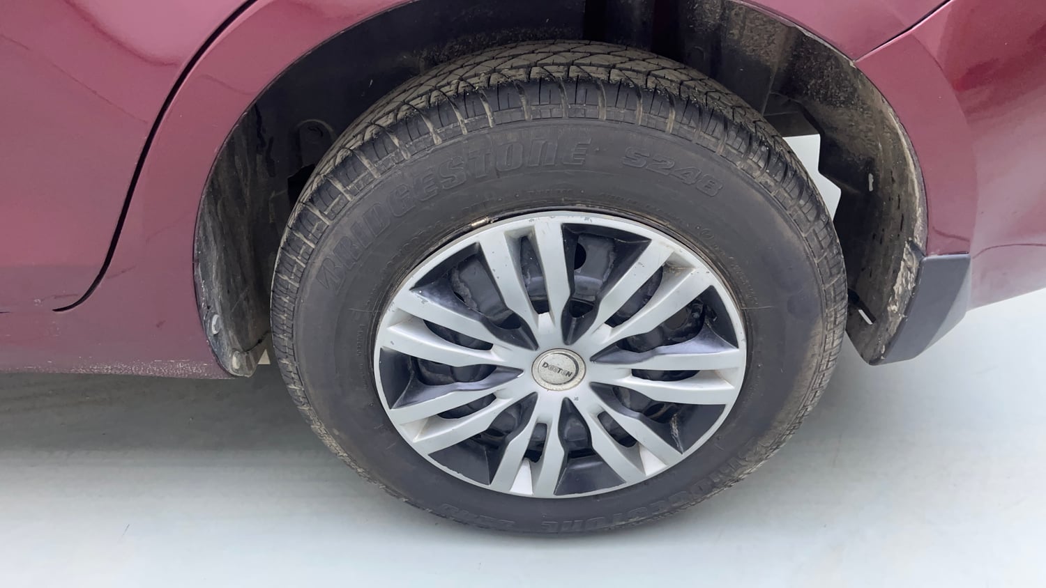 Used 2016 Maruti Suzuki Swift VXi Petrol Manual tyres LEFT REAR TYRE RIM VIEW
