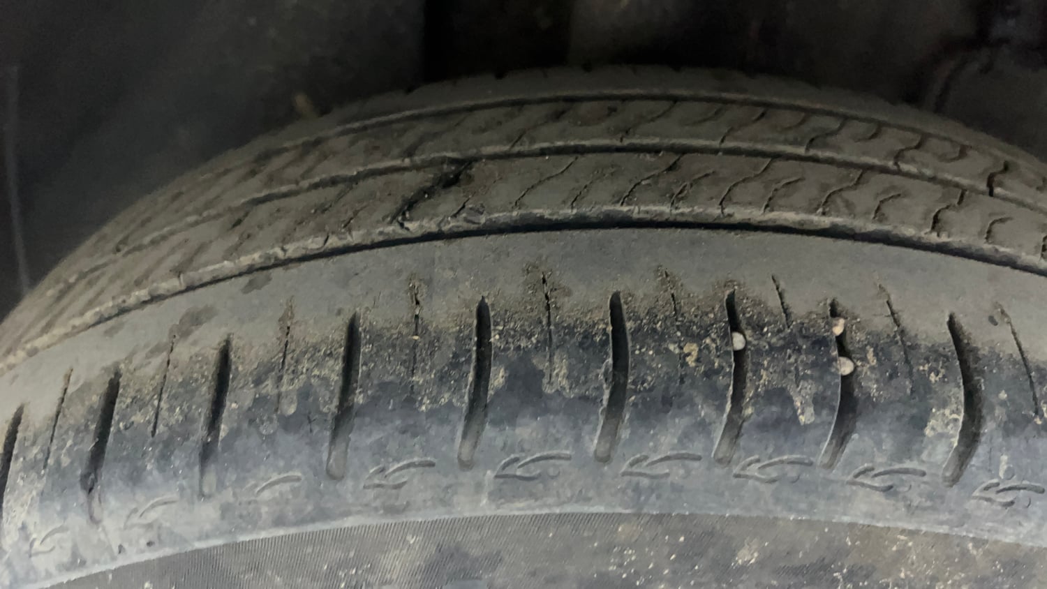 Used 2024 Tata Altroz XZA Petrol Petrol Automatic tyres RIGHT REAR TYRE TREAD VIEW