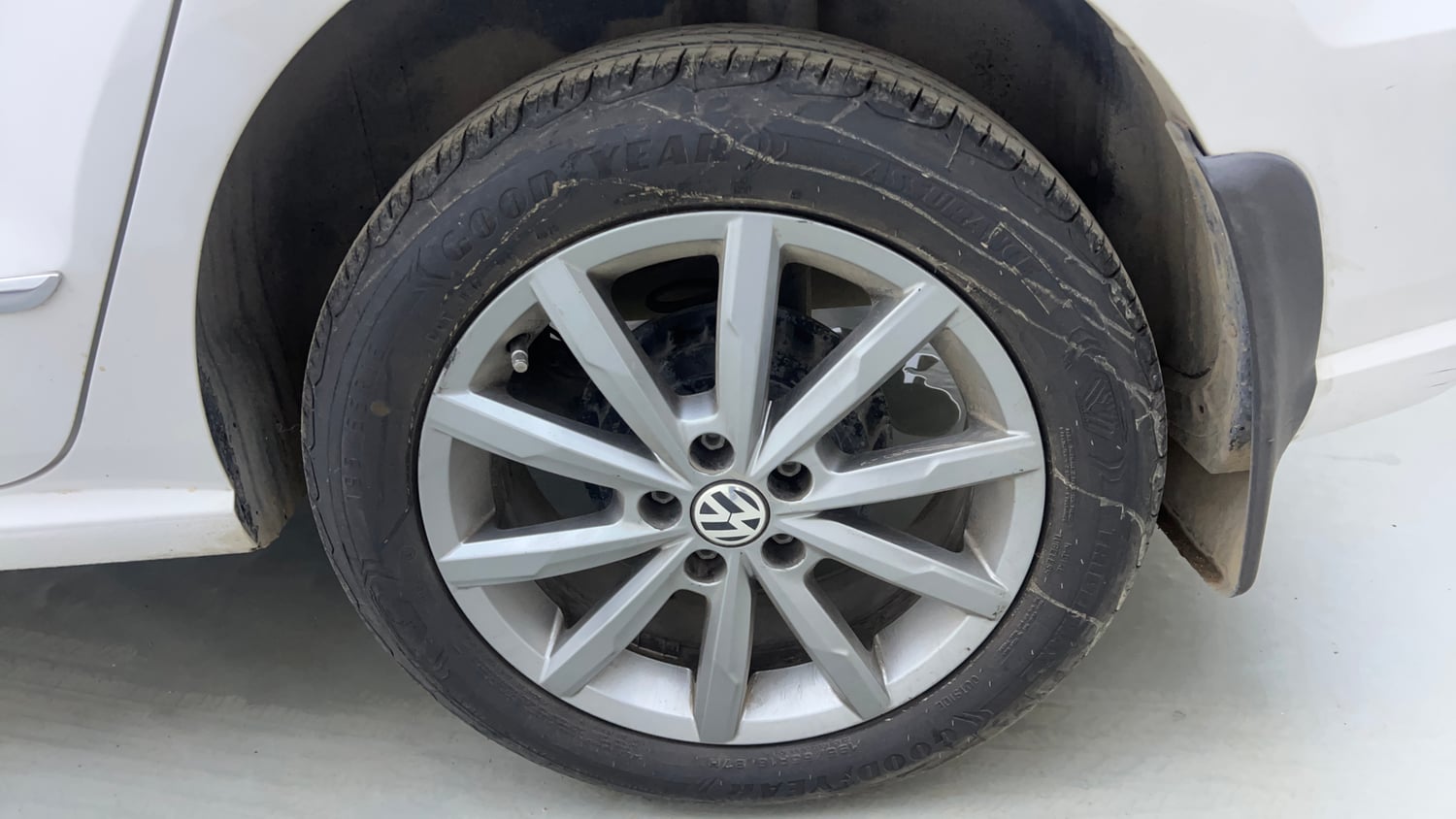 Used 2019 Volkswagen Ameo Highline1.0L (P) Petrol Manual tyres LEFT REAR TYRE RIM VIEW