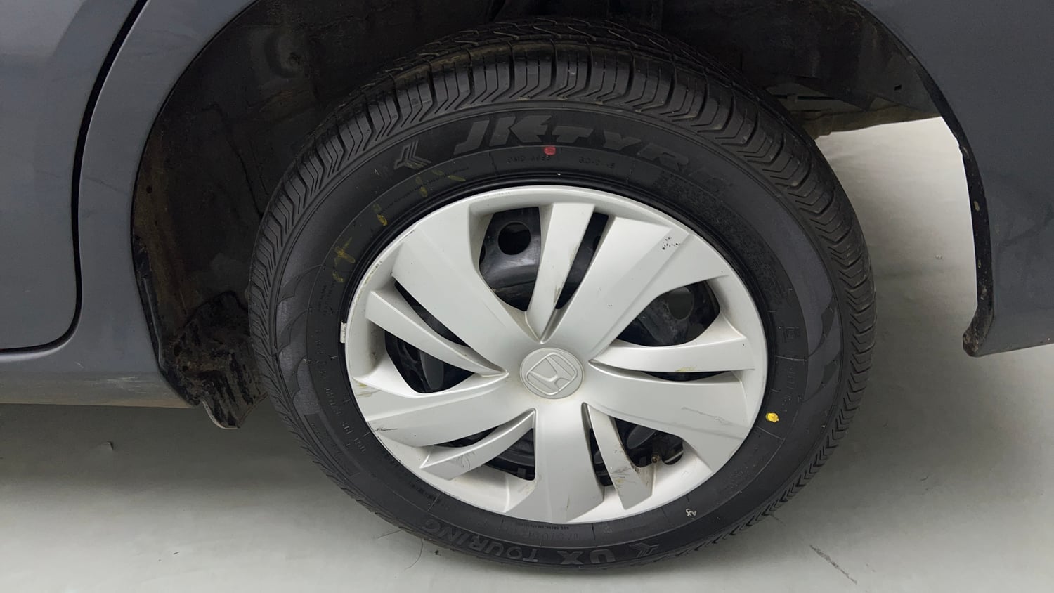 Used 2022 Honda Amaze S MT 1.2 Petrol Petrol Manual tyres LEFT REAR TYRE RIM VIEW