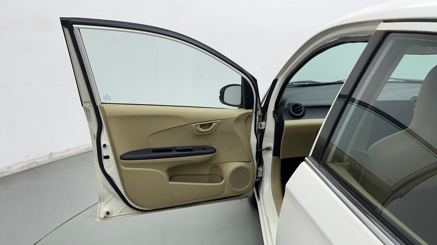 Used 2015 Honda Amaze 1.2 S i-VTEC Petrol Manual interior LEFT FRONT DOOR OPEN VIEW