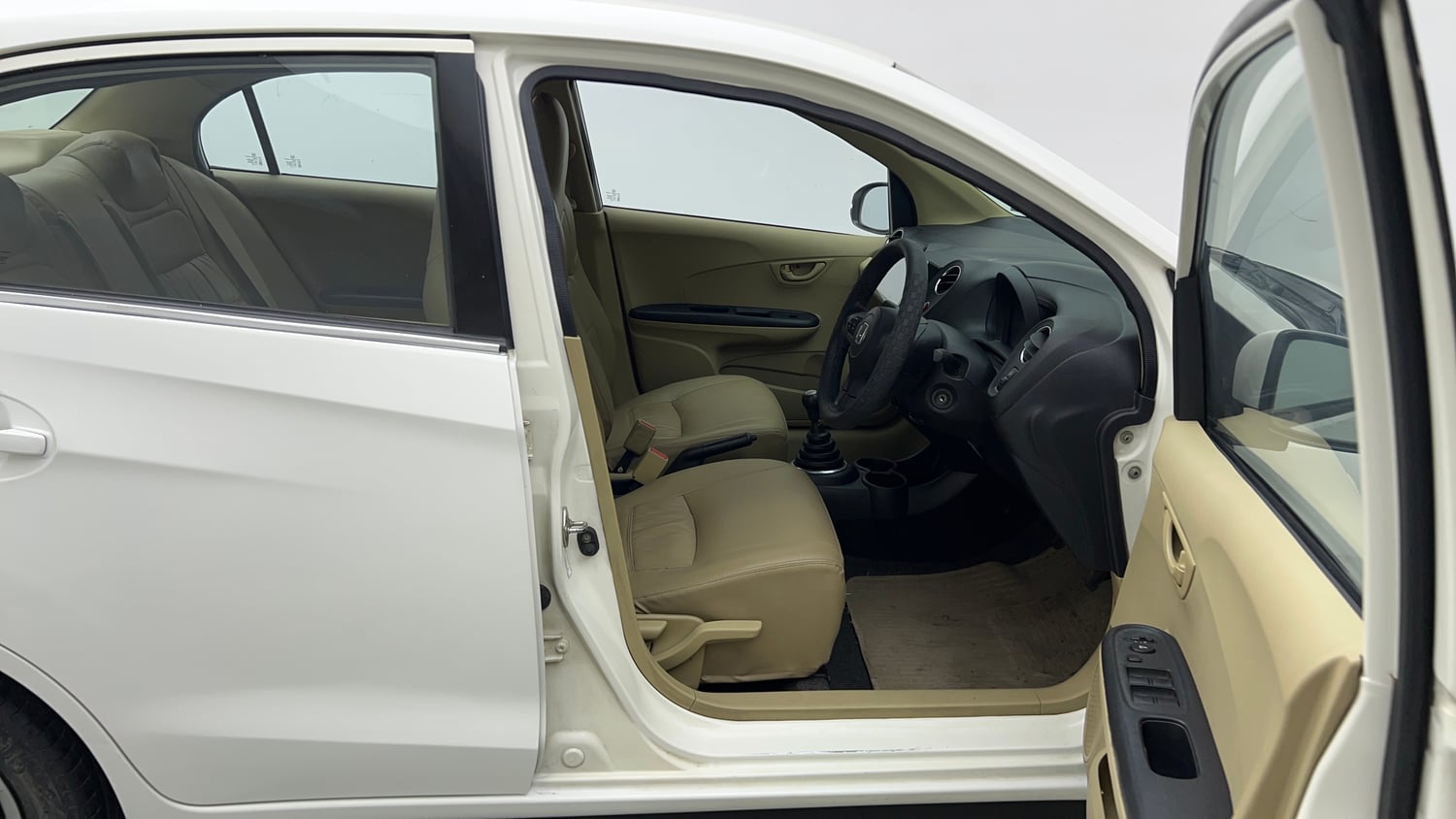 Used 2015 Honda Amaze 1.2 S i-VTEC Petrol Manual interior RIGHT SIDE FRONT DOOR CABIN VIEW
