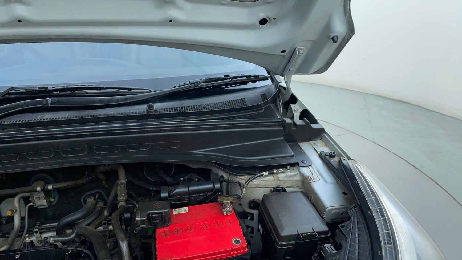 Used 2019 Hyundai Creta SX 1.6 AT Petrol Petrol Automatic engine ENGINE LEFT SIDE HINGE & APRON VIEW