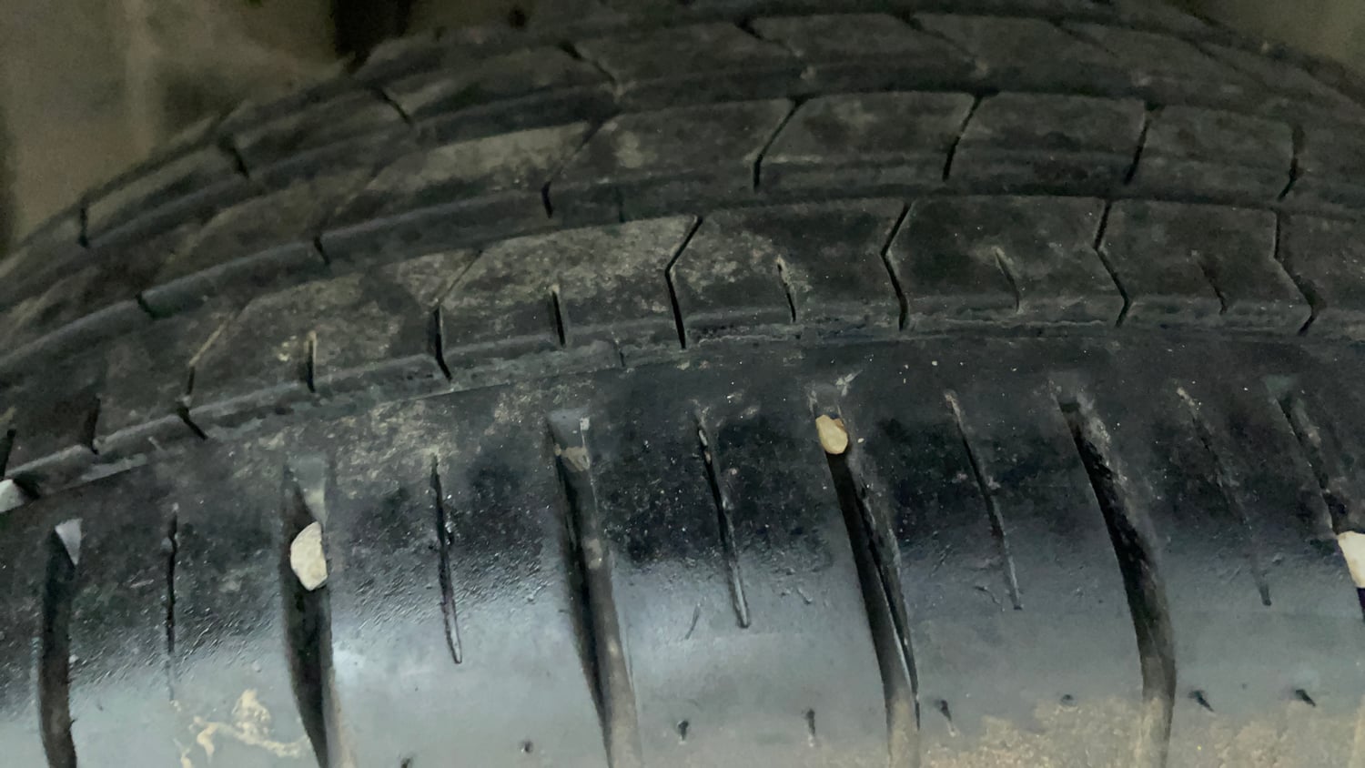 Used 2023 Maruti Suzuki Baleno Alpha AGS Petrol Automatic tyres RIGHT REAR TYRE TREAD VIEW