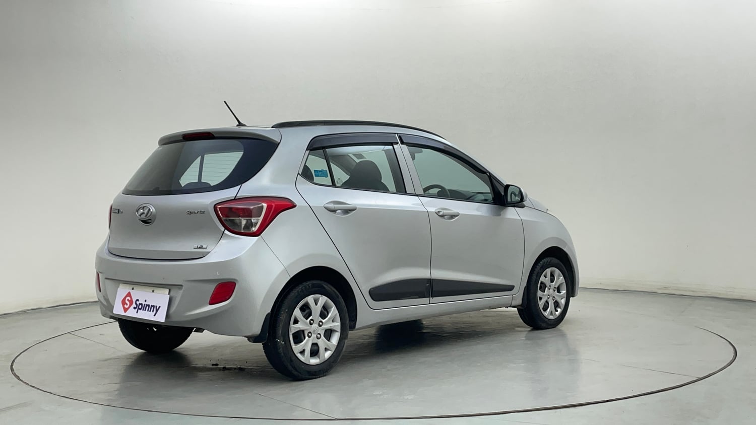 Used 2015 Hyundai Grand i10 Sportz 1.2 Kappa VTVT Petrol Manual exterior RIGHT REAR CORNER VIEW