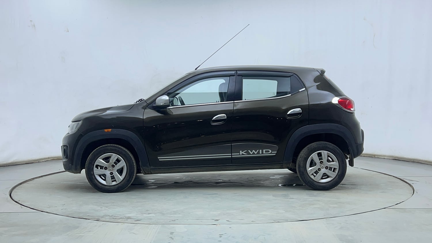 Used 2019 Renault Kwid 1.0 RXT AMT Opt Petrol Automatic exterior LEFT SIDE VIEW