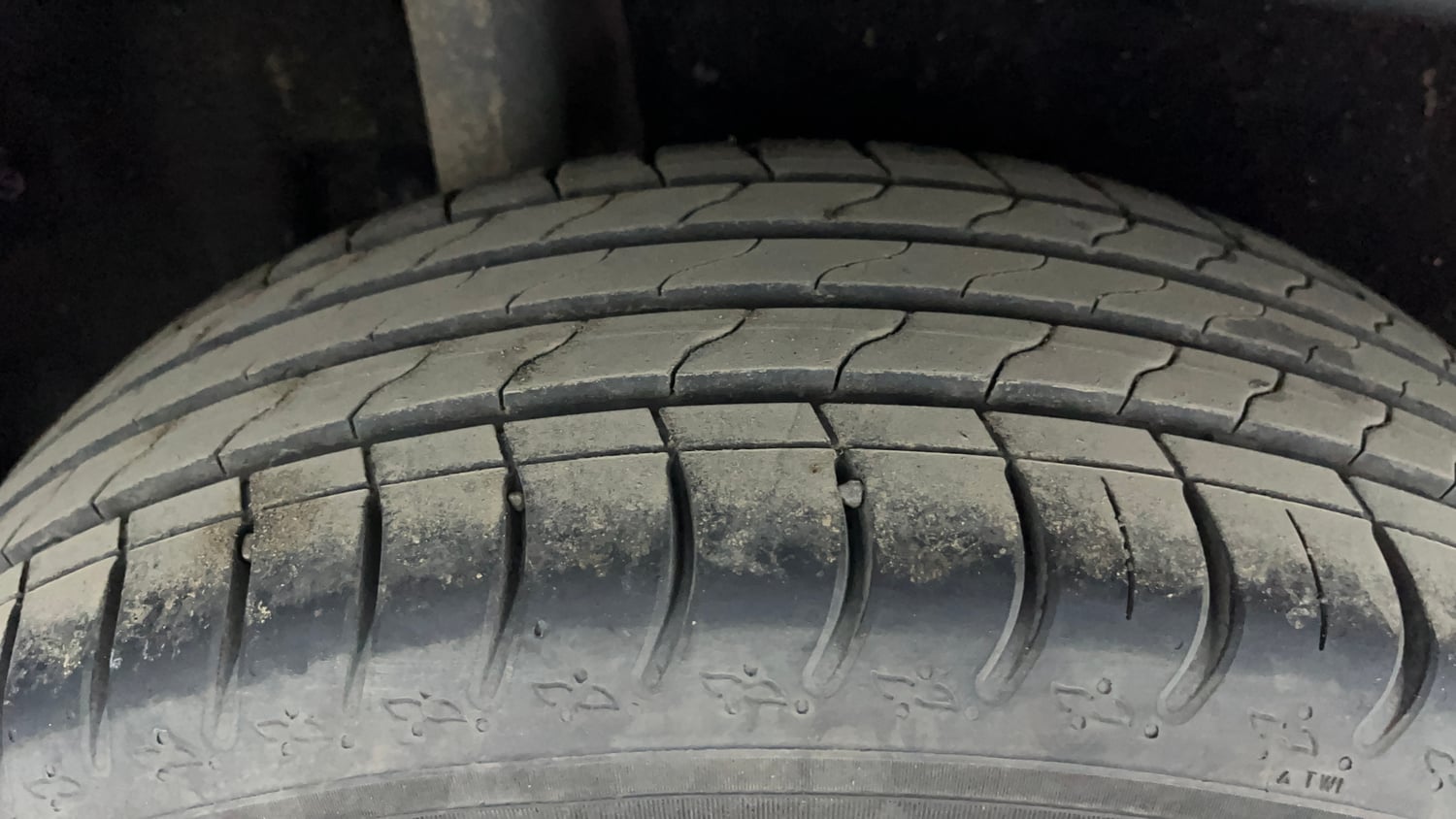 Used 2020 maruti-suzuki Vitara Brezza VXi Petrol Manual tyres RIGHT REAR TYRE TREAD VIEW