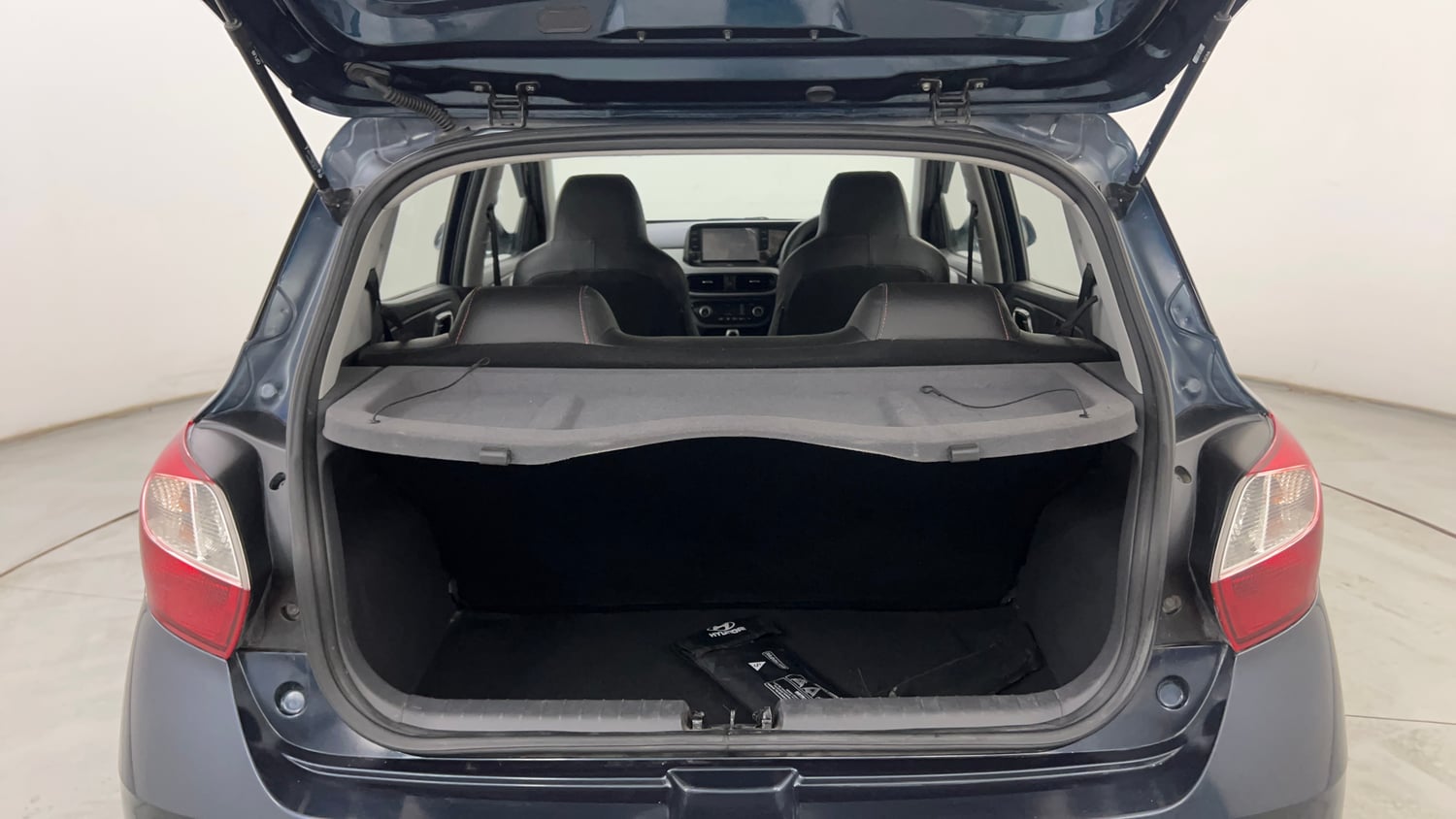 Used 2021 Hyundai Grand i10 Nios Sportz AMT 1.2 Kappa VTVT Petrol Automatic interior DICKY INSIDE VIEW