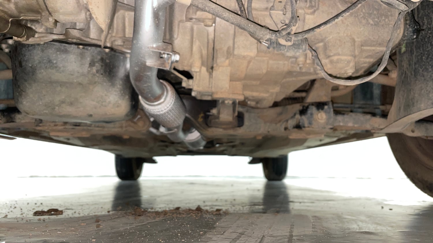 Used 2016 Volkswagen Polo Comfortline 1.2L (P) Petrol Manual extra FRONT LEFT UNDERBODY VIEW