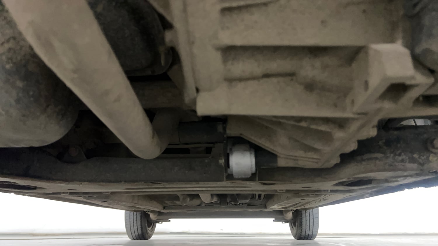 Used 2013 Ford Figo Duratorq Diesel ZXI 1.4 Diesel Manual extra FRONT LEFT UNDERBODY VIEW