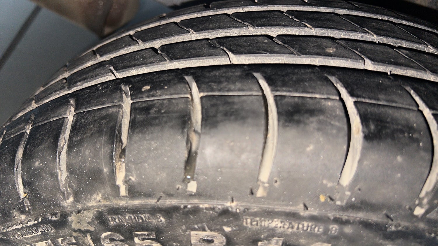Used 2015 Honda Amaze 1.2 S i-VTEC Petrol Manual tyres RIGHT REAR TYRE TREAD VIEW