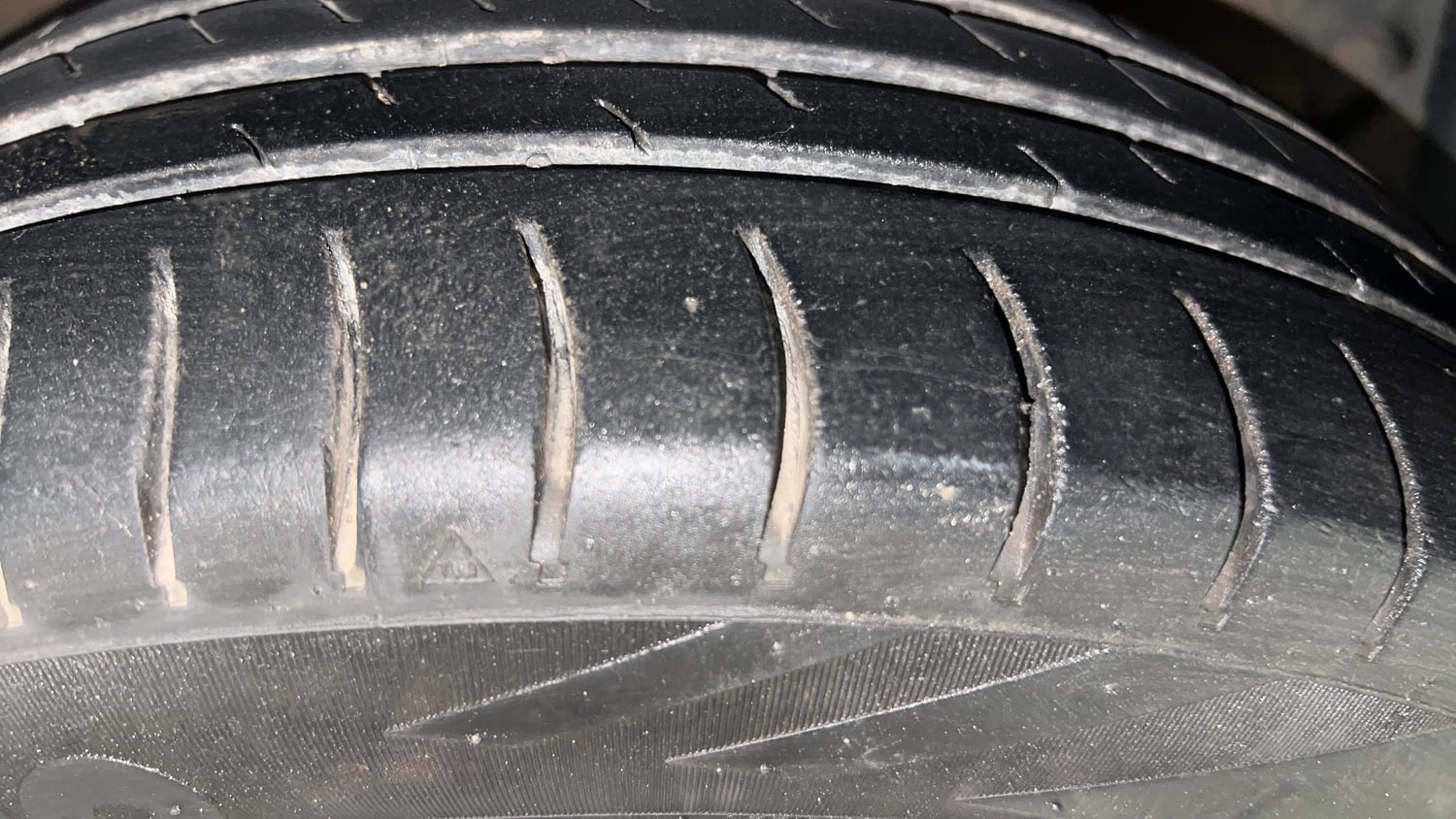 Used 2015 Hyundai Grand i10 Asta 1.2 Kappa VTVT Petrol Manual tyres RIGHT FRONT TYRE TREAD VIEW