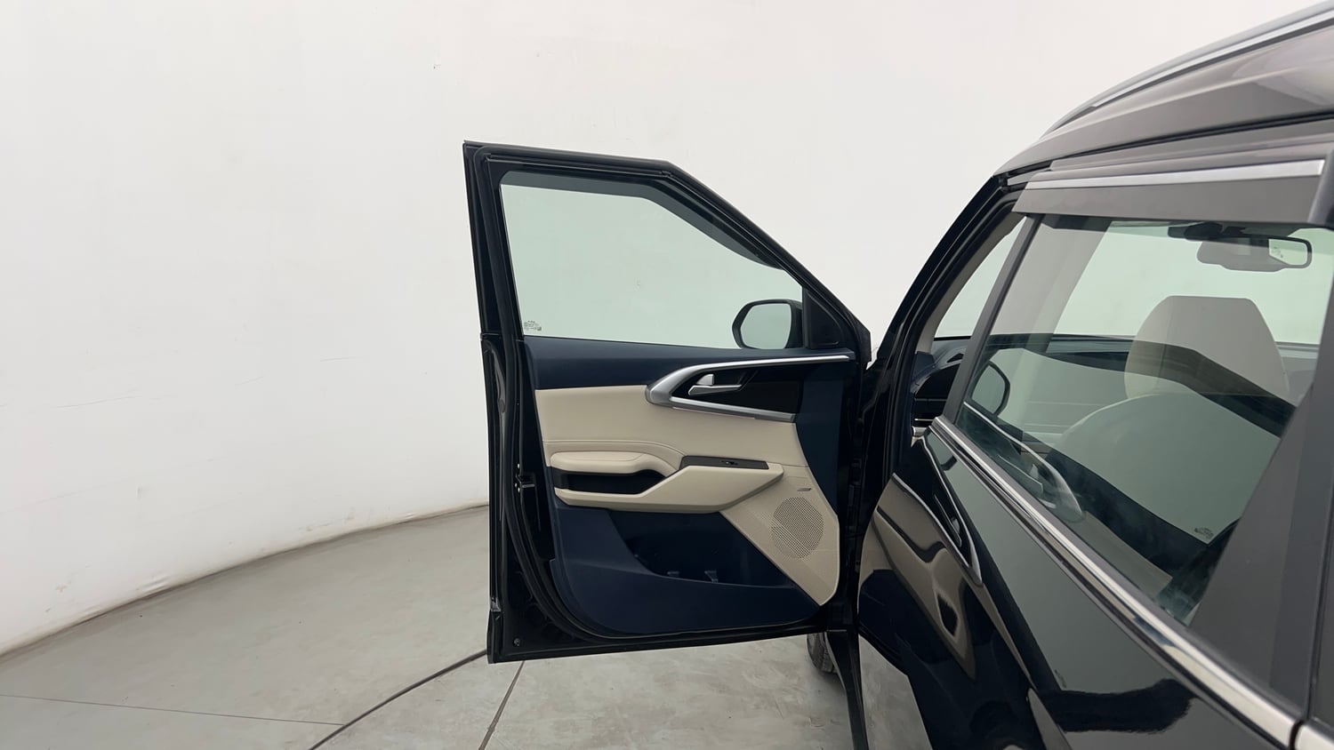 Used 2024 Kia Carens Luxury Plus 1.5 Diesel AT 7 STR Diesel Automatic interior LEFT FRONT DOOR OPEN VIEW