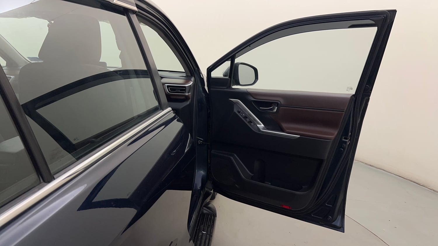 Used 2024 Toyota Innova Hycross GX (O) 7 STR Petrol Automatic interior RIGHT FRONT DOOR OPEN VIEW