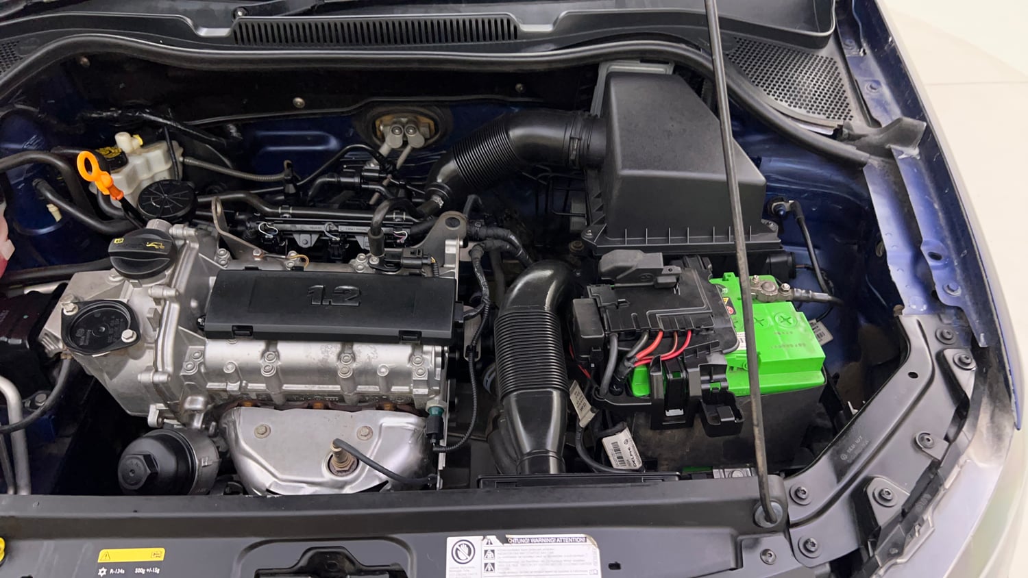 Used 2014 Volkswagen Polo Highline1.2L (P) Petrol Manual engine ENGINE LEFT SIDE VIEW
