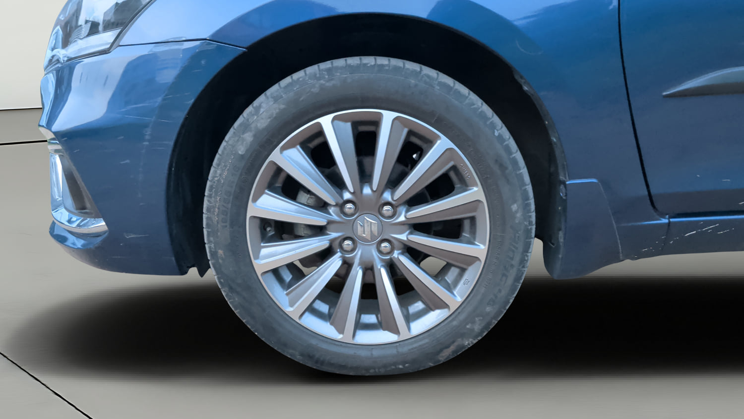 Used 2019 Maruti Suzuki Ciaz Alpha Hybrid 1.5 Petrol Manual tyres LEFT FRONT TYRE RIM VIEW