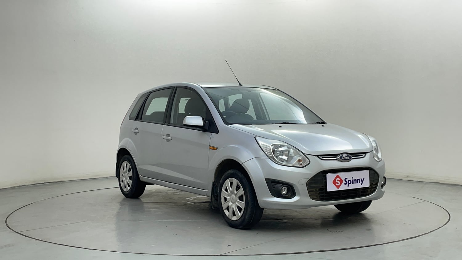 Used 2014 Ford Figo Duratorq Diesel ZXI 1.4 Diesel Manual exterior RIGHT FRONT CORNER VIEW