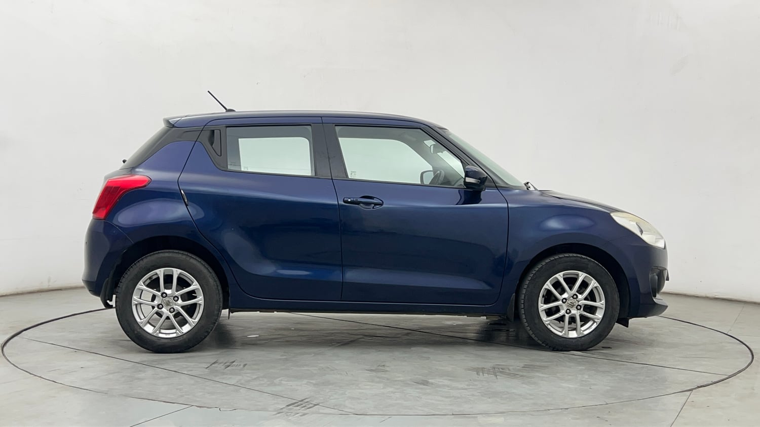 Used 2018 Maruti Suzuki Swift ZXi AMT Petrol Automatic exterior RIGHT SIDE VIEW