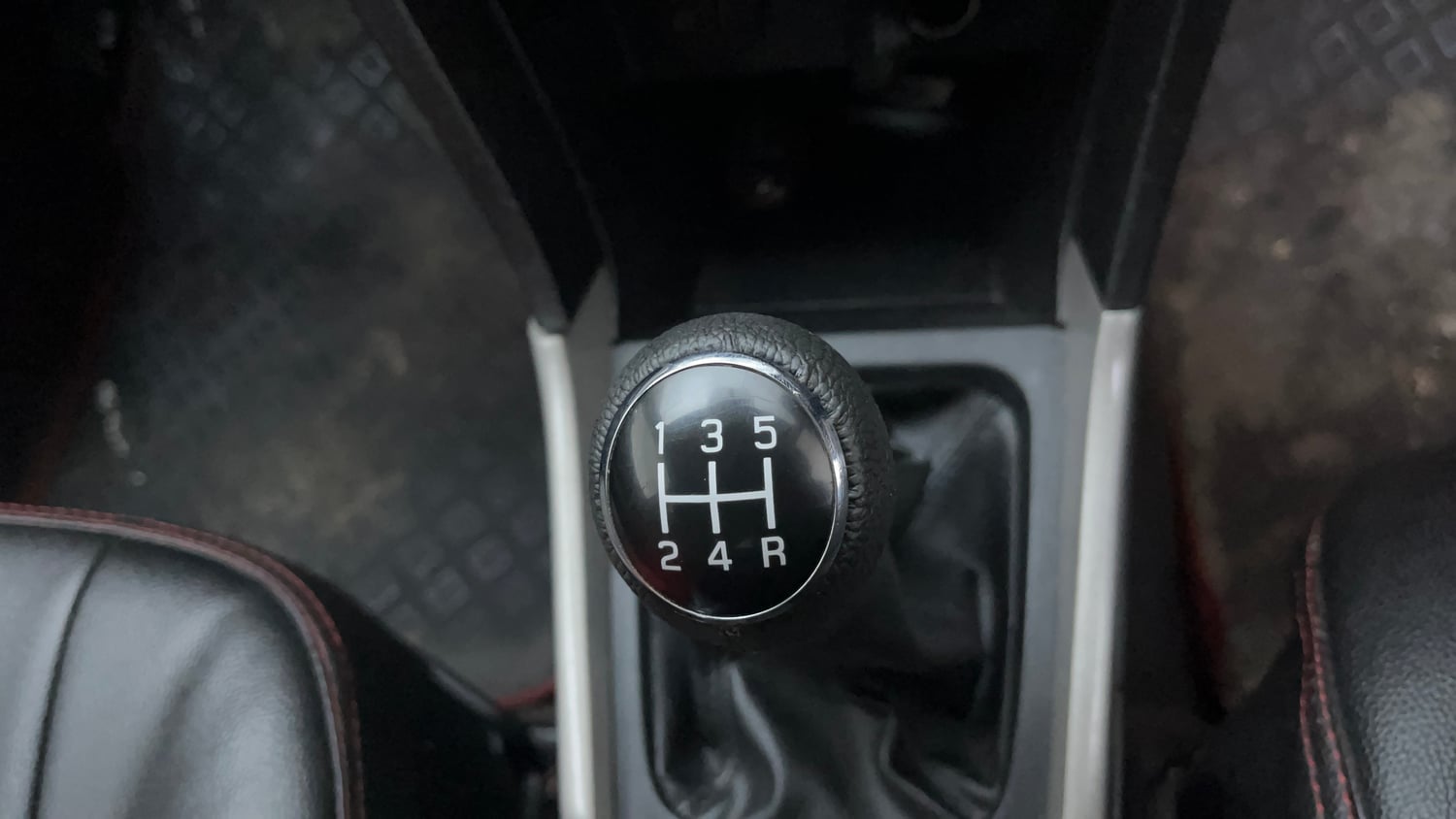 Used 2020 maruti-suzuki Vitara Brezza VXi Petrol Manual interior GEAR  KNOB VIEW