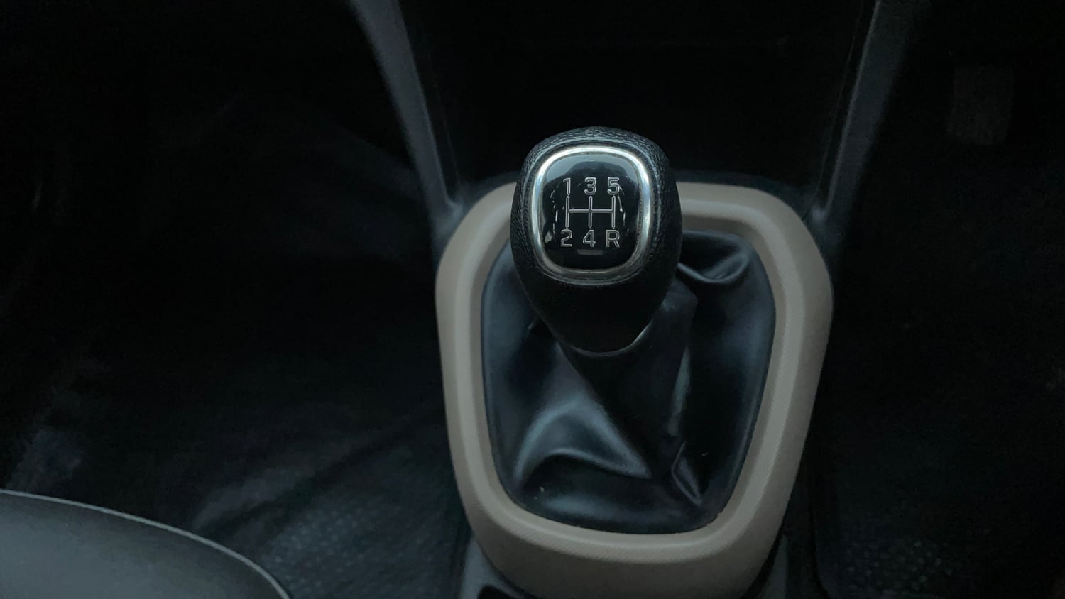 Used 2015 Hyundai Grand i10 Sportz 1.2 Kappa VTVT Petrol Manual interior GEAR  KNOB VIEW