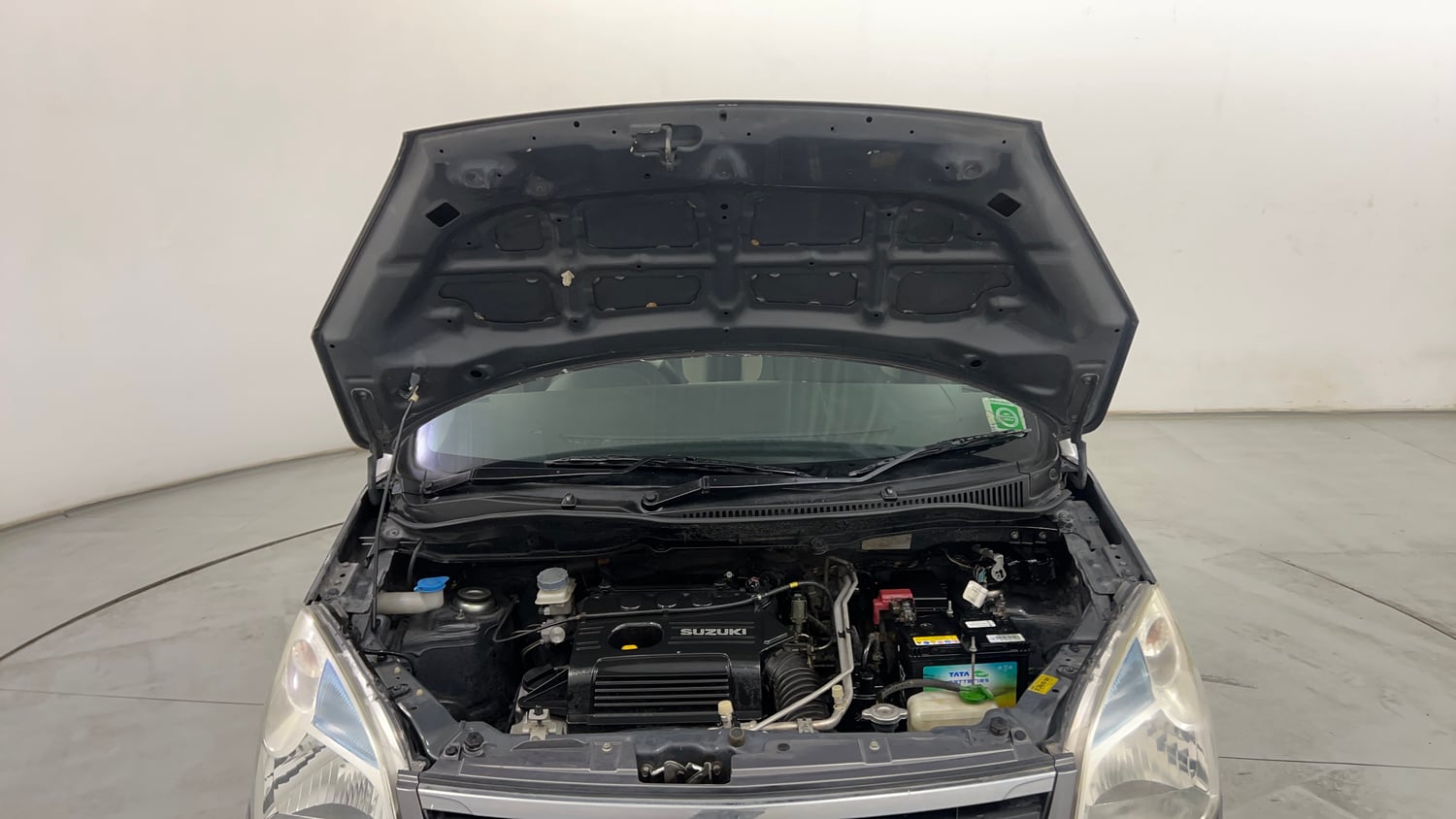 Used 2013 Maruti Suzuki Wagon R VXI Petrol Manual engine ENGINE & BONNET OPEN FRONT VIEW