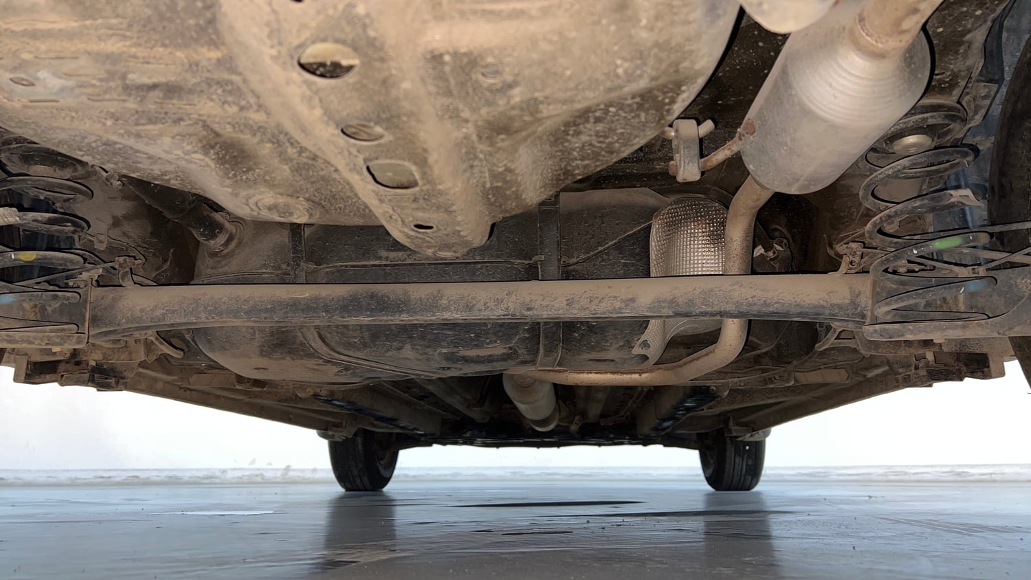 Used 2016 Maruti Suzuki Swift Dzire VXI (O) Petrol Manual extra REAR UNDERBODY VIEW (TAKEN FROM REAR)