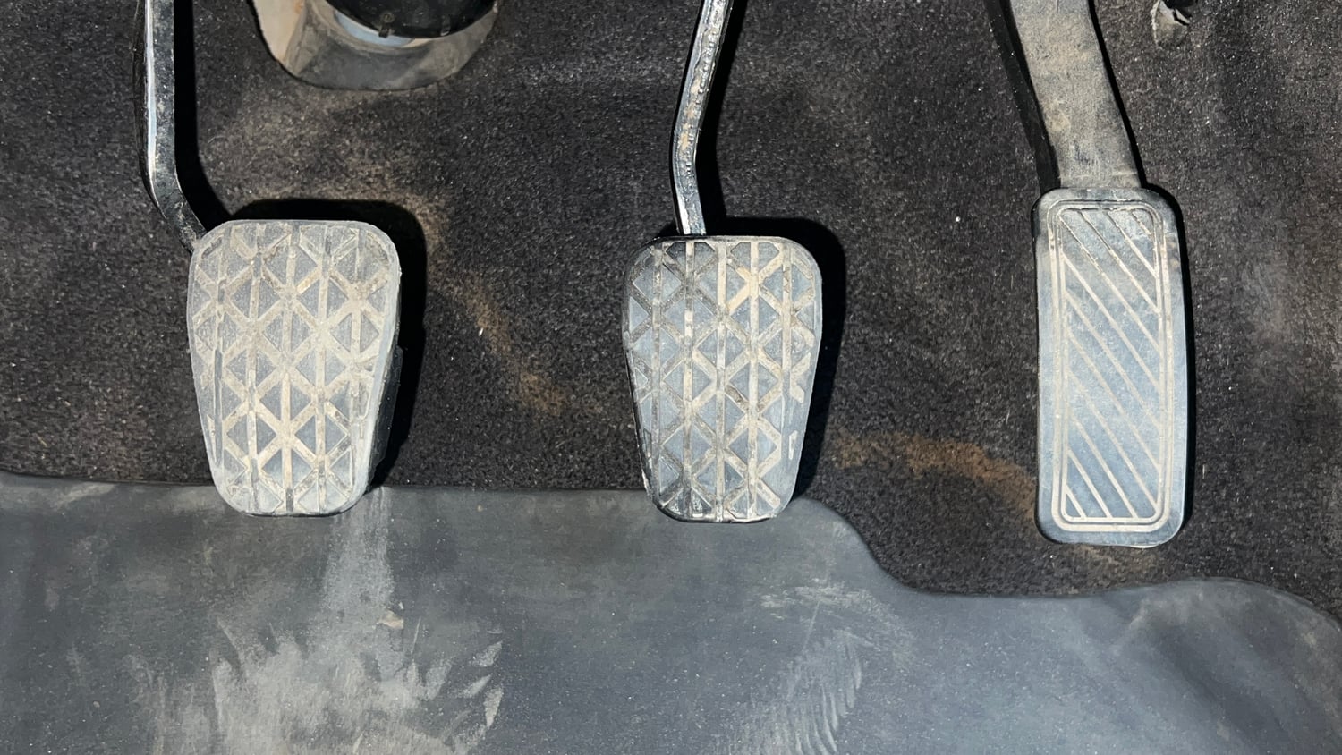 Used 2019 Ford Freestyle Titanium 1.2 Ti-VCT Petrol Manual interior PEDALS VIEW