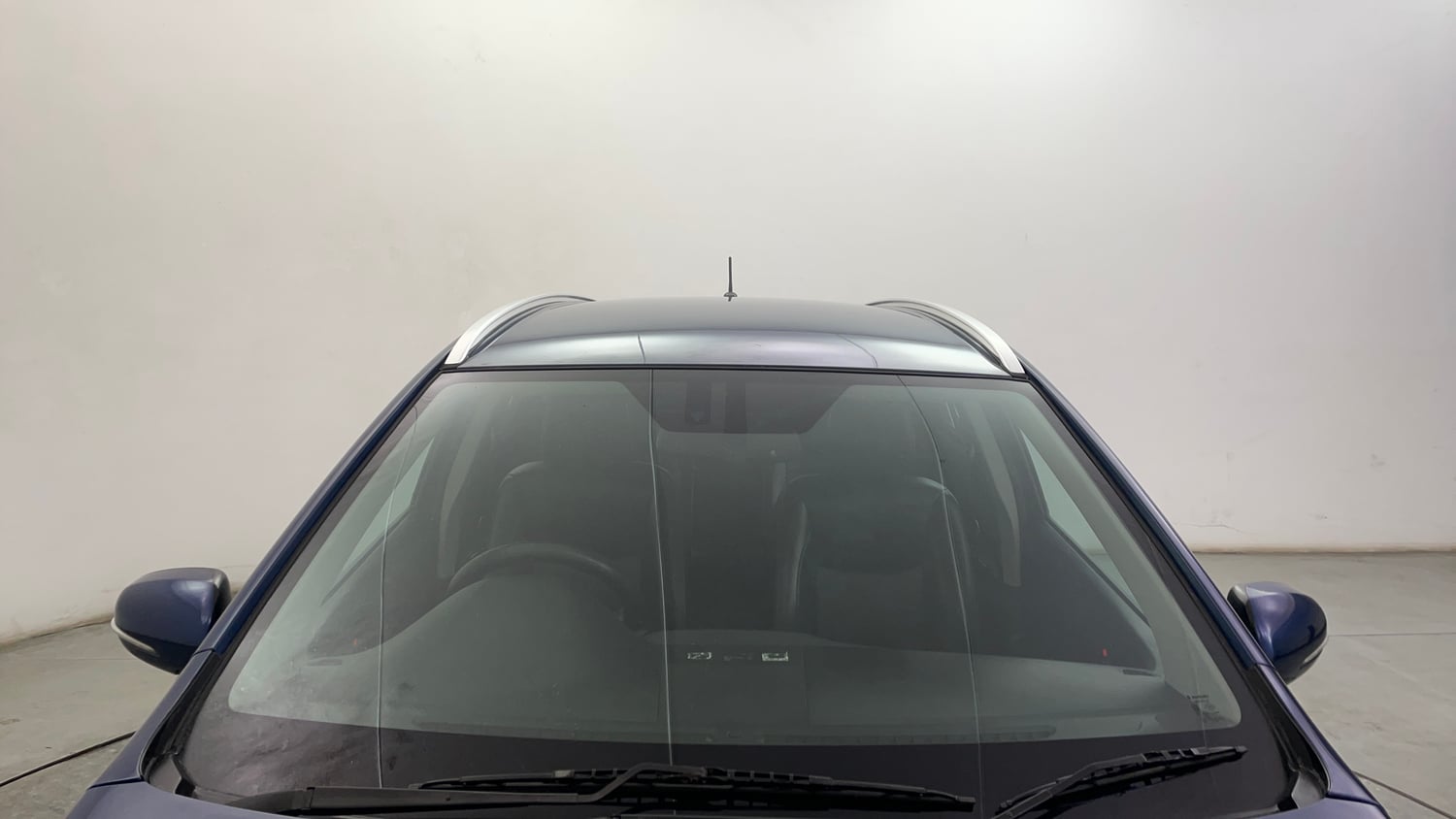 Used 2018 Maruti Suzuki S-Cross Alpha 1.3 Diesel Manual exterior FRONT WINDSHIELD VIEW