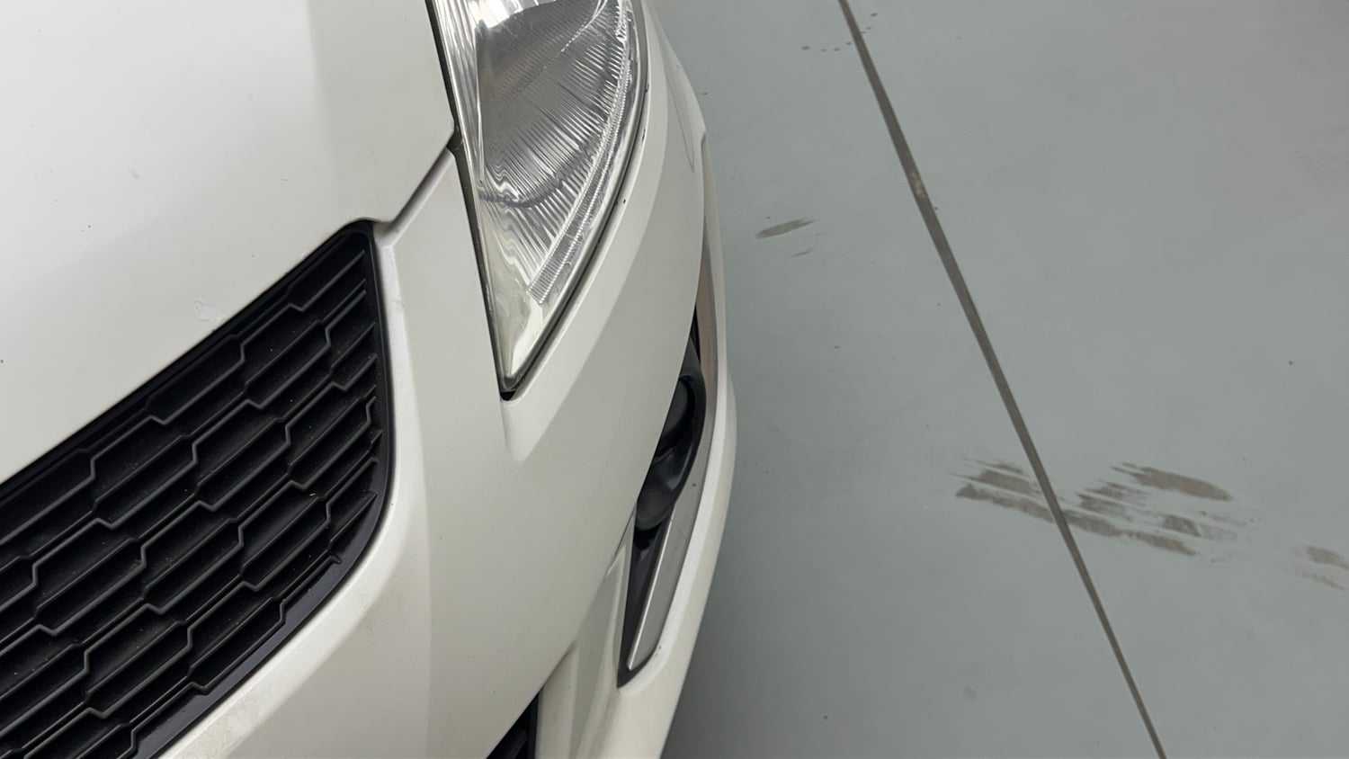 Used 2017 Maruti Suzuki Swift Lxi (O) Petrol Manual dents MINOR SCRATCH