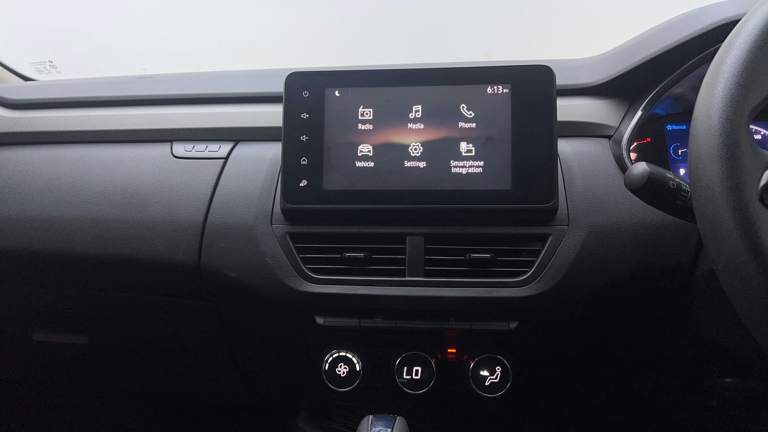Used 2021 Renault Kiger RXZ Turbo CVT Petrol Automatic top_features Integrated (in-dash) music system