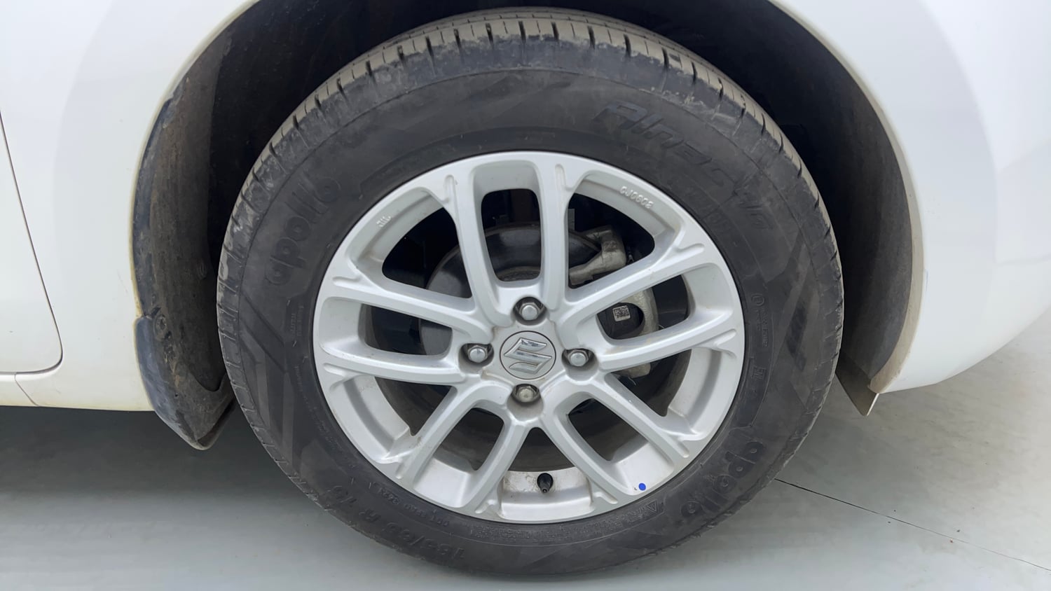 Used 2020 Maruti Suzuki Swift ZXi AMT Petrol Automatic tyres RIGHT FRONT TYRE RIM VIEW