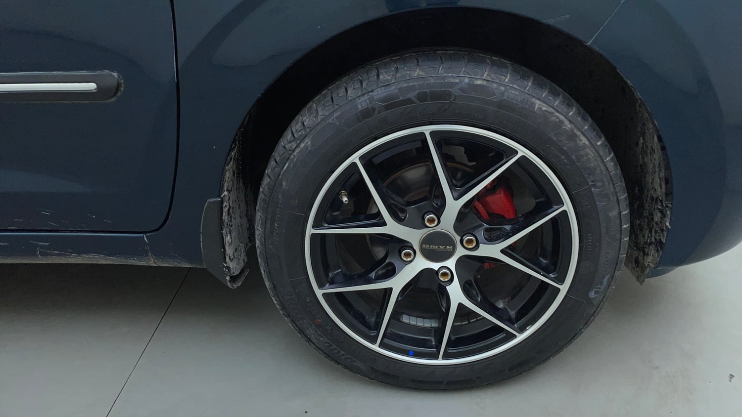 Used 2023 Hyundai Grand i10 Nios Magna 1.2 Kappa VTVT Petrol Manual tyres RIGHT FRONT TYRE RIM VIEW