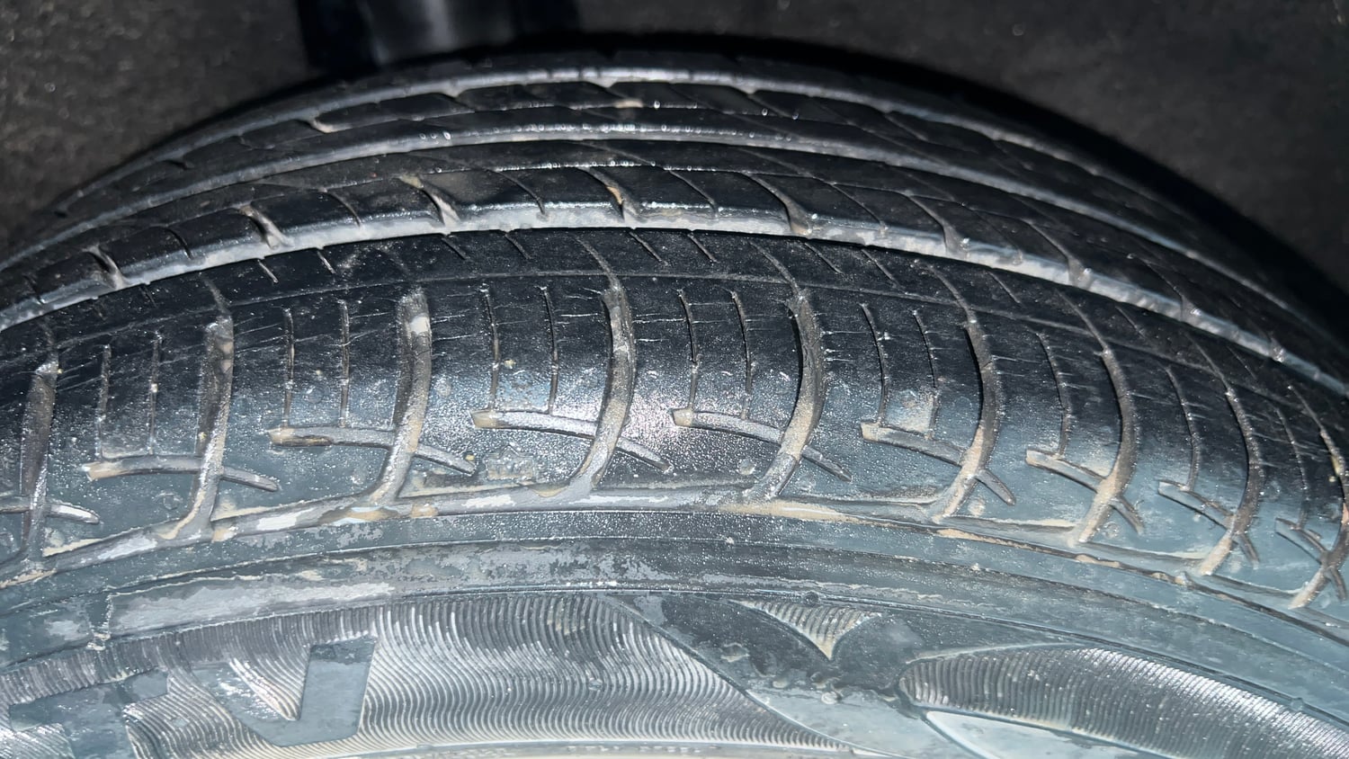 Used 2018 Maruti Suzuki Baleno Delta 1.2 Petrol Manual tyres RIGHT REAR TYRE TREAD VIEW