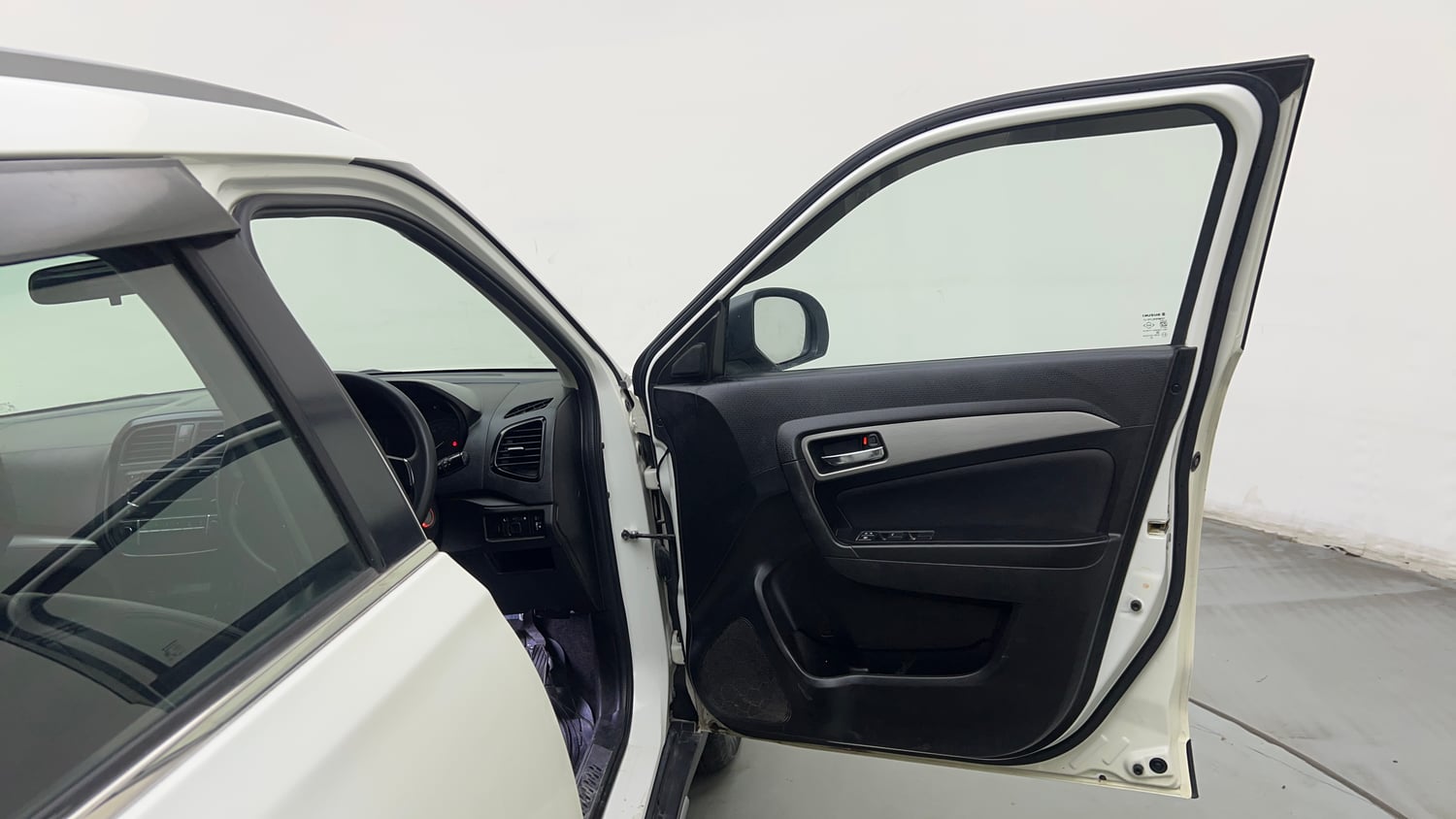 Used 2018 maruti-suzuki Vitara Brezza ZDi AGS Diesel Automatic interior RIGHT FRONT DOOR OPEN VIEW