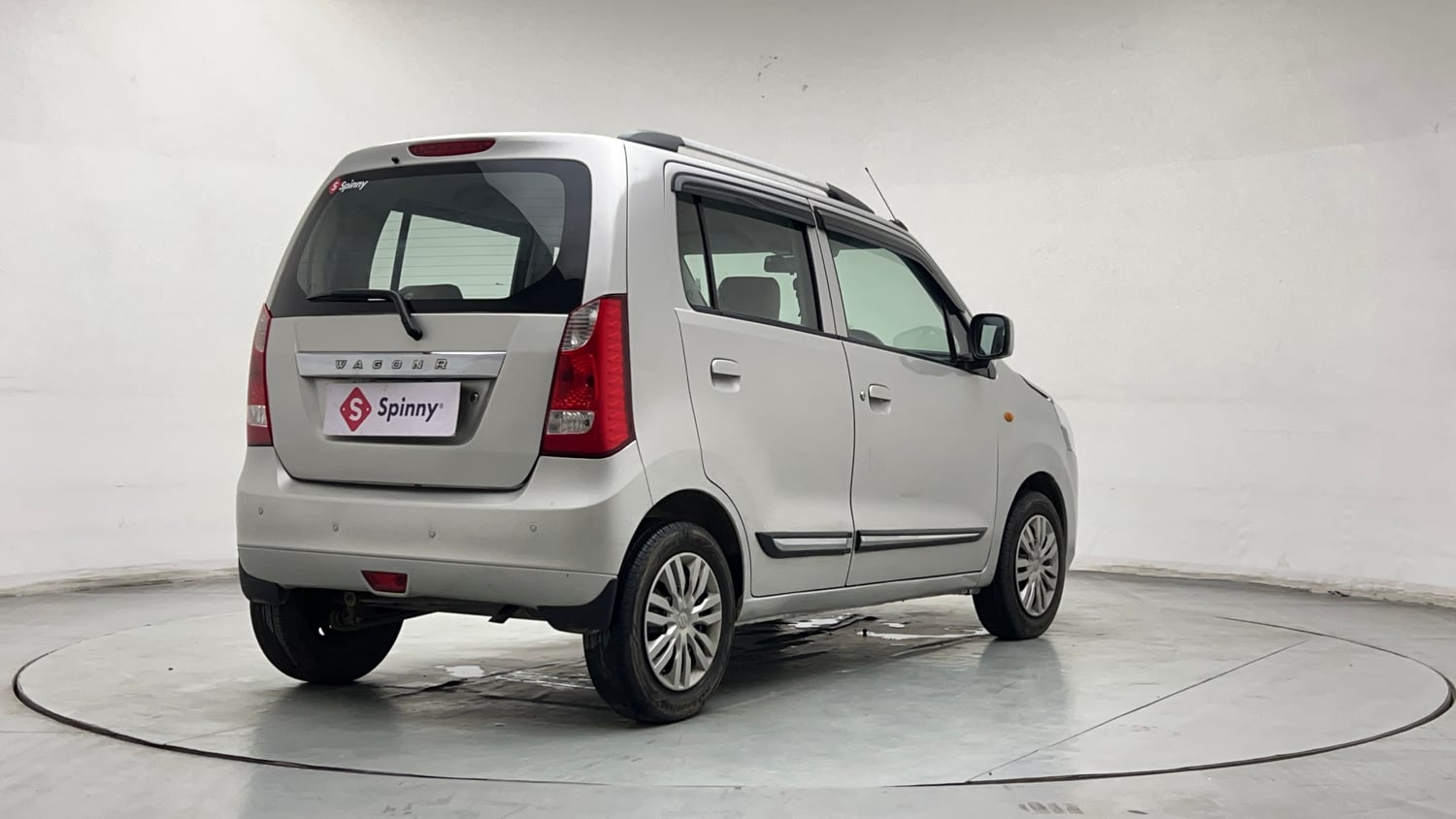 Used 2016 Maruti Suzuki Wagon R 1.0 VXI AMT Petrol Automatic exterior RIGHT REAR CORNER VIEW