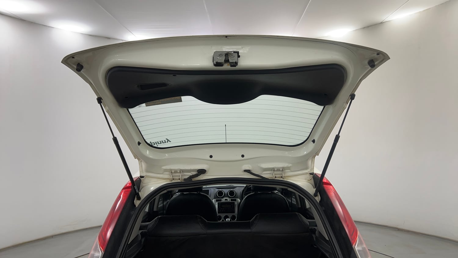 Used 2013 Ford Figo Duratorq Diesel ZXI 1.4 Diesel Manual interior DICKY DOOR OPEN VIEW