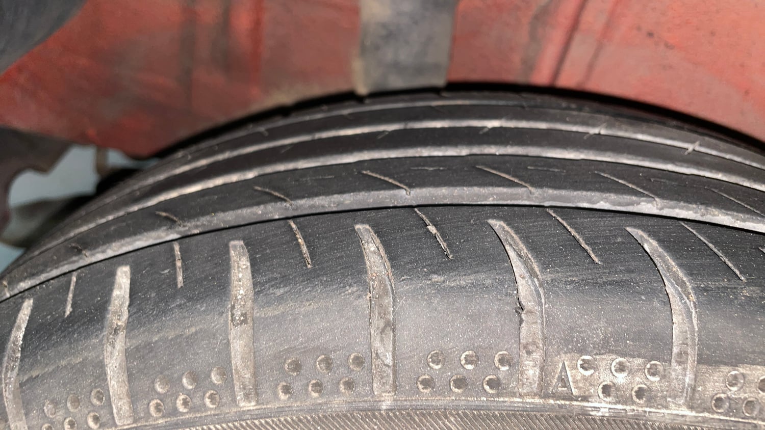 Used 2017 Maruti Suzuki Ignis Zeta 1.2 AMT Petrol Automatic tyres RIGHT REAR TYRE TREAD VIEW