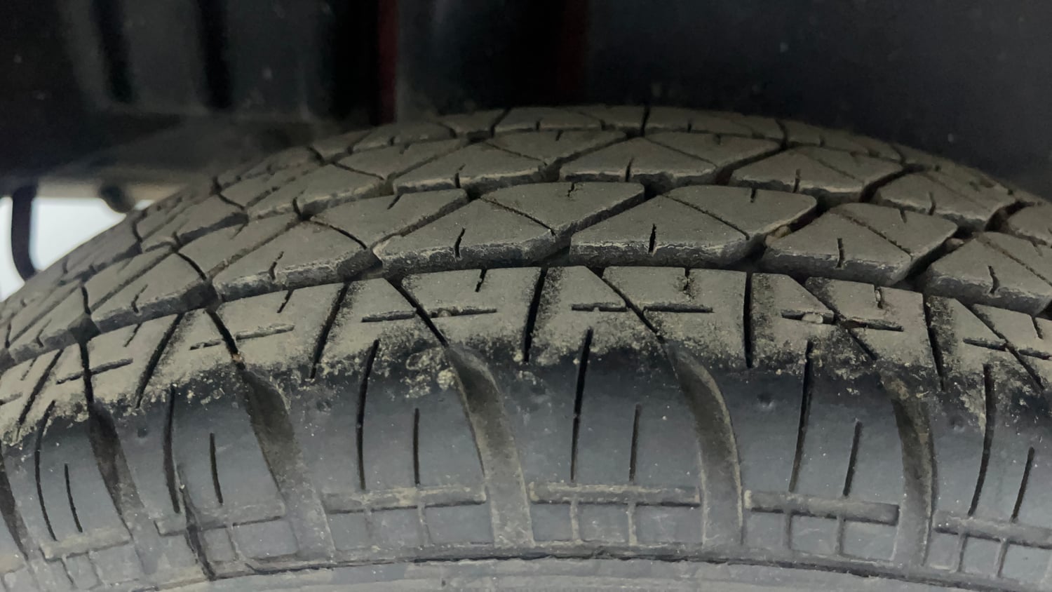 Used 2016 Maruti Suzuki Swift VXi Petrol Manual tyres RIGHT REAR TYRE TREAD VIEW