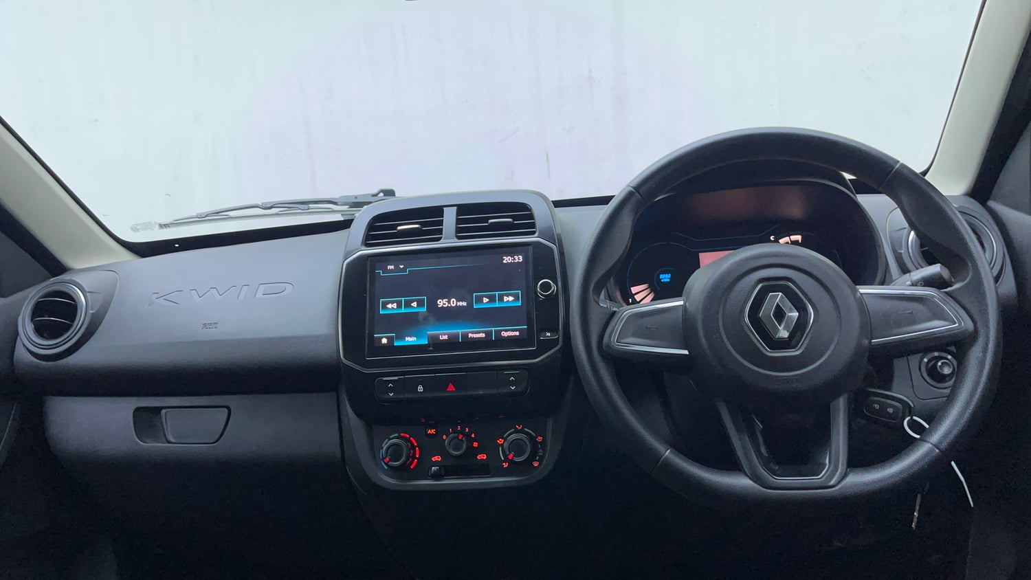 Used 2022 Renault Kwid RXT 1.0 AMT Petrol Automatic interior DASHBOARD VIEW