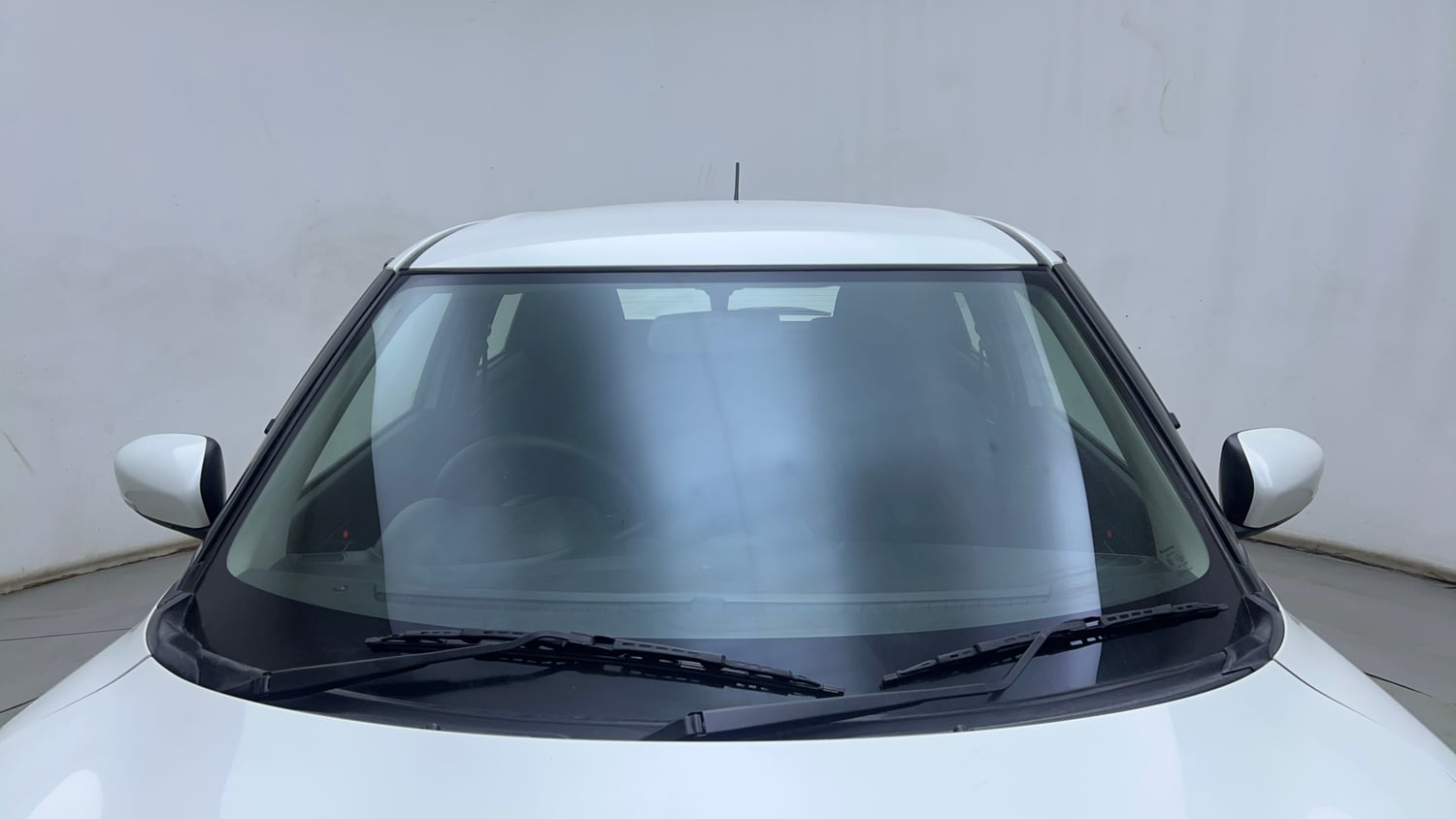 Used 2020 Maruti Suzuki Swift ZXi AMT Petrol Automatic exterior FRONT WINDSHIELD VIEW