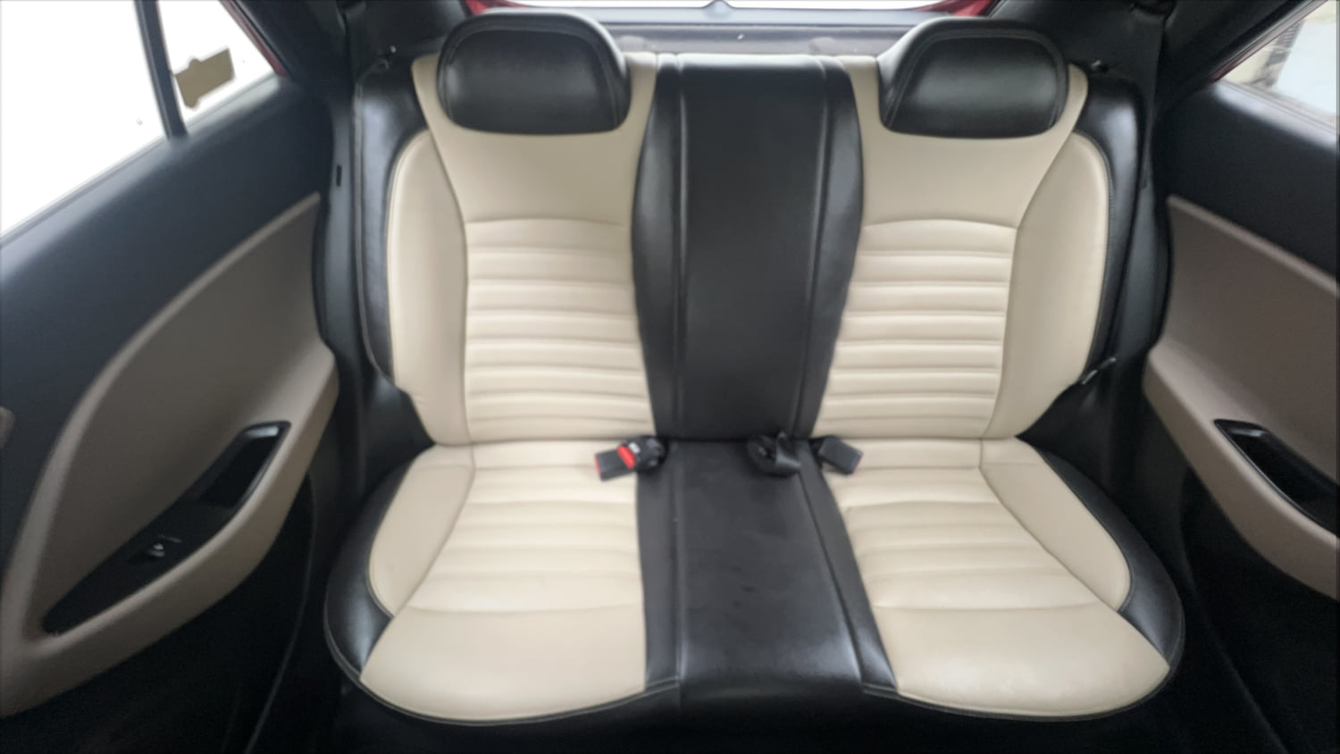 Used 2019 Hyundai Elite i20 Sportz Plus 1.2 Petrol Manual interior REAR SEAT CONDITION VIEW