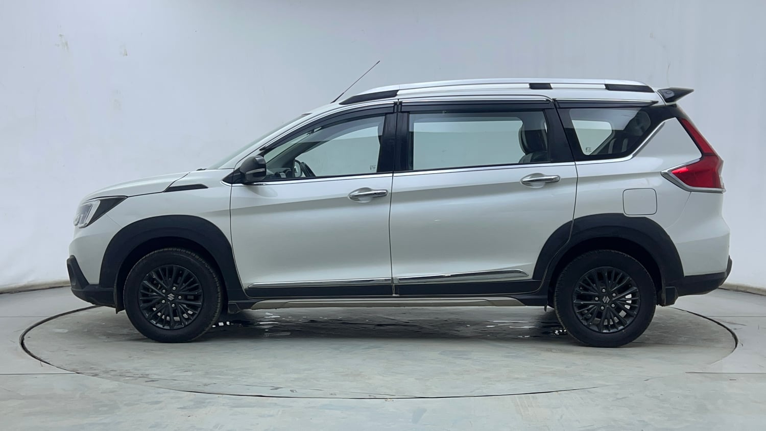 Used 2022 Maruti Suzuki XL6 Alpha AT Petrol Petrol Automatic exterior LEFT SIDE VIEW
