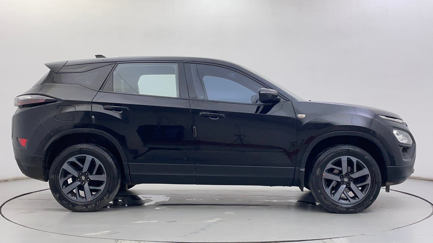 Used 2022 Tata Harrier XZ Plus Dark Edition Diesel Manual exterior RIGHT SIDE VIEW