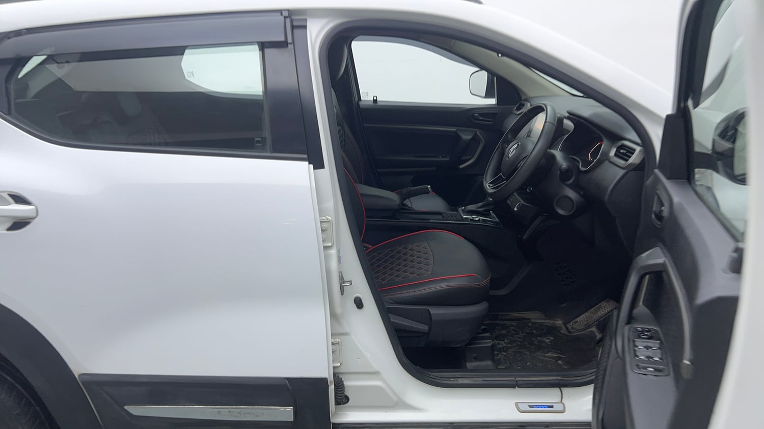 Used 2021 Renault Kiger RXZ Turbo CVT Petrol Automatic interior RIGHT SIDE FRONT DOOR CABIN VIEW