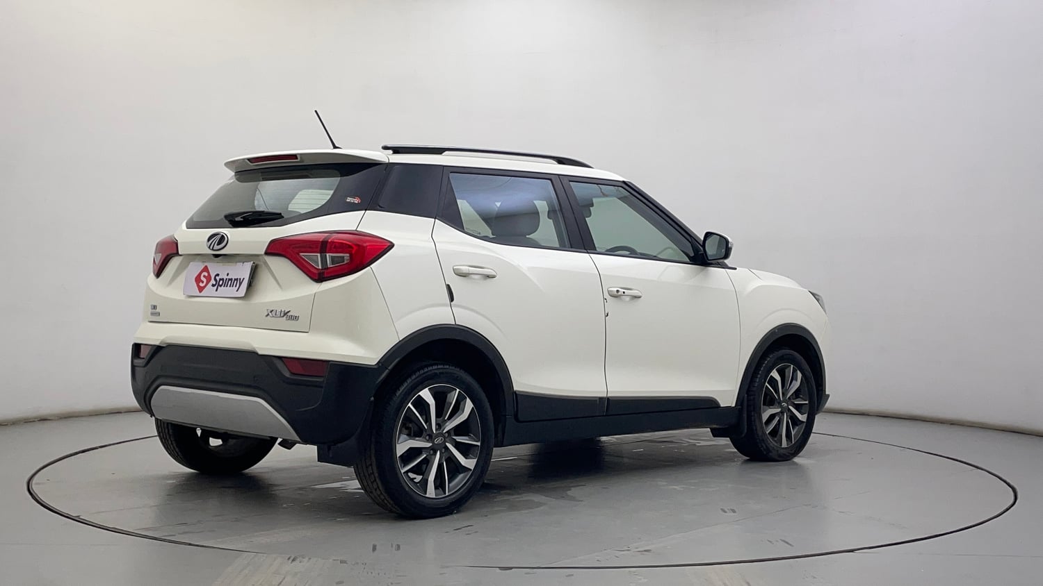 Used 2022 Mahindra XUV 300 W8 (O) 1.5 Diesel AMT Diesel Automatic exterior RIGHT REAR CORNER VIEW